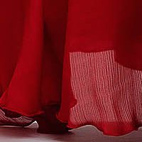 Piros hosszú muszlin harang ruha gyűrött anyag mély dekoltázzsal alkalmi
