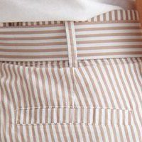 Krémszínű bő szabású csíkos pamutból készült nadrág