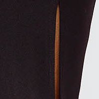 Fekete midi ceruza elöl felsliccelt ruha rugalmas szövetből tollas díszítéssel