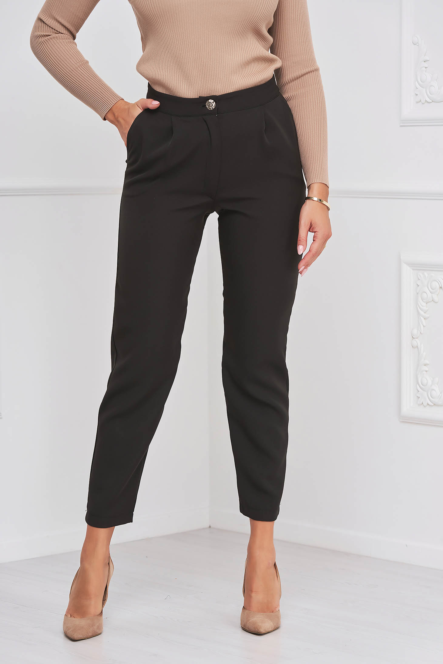Black tapered trousers made of stretch fabric with normal waist and side  pockets - StarShinerS,S-057144-1