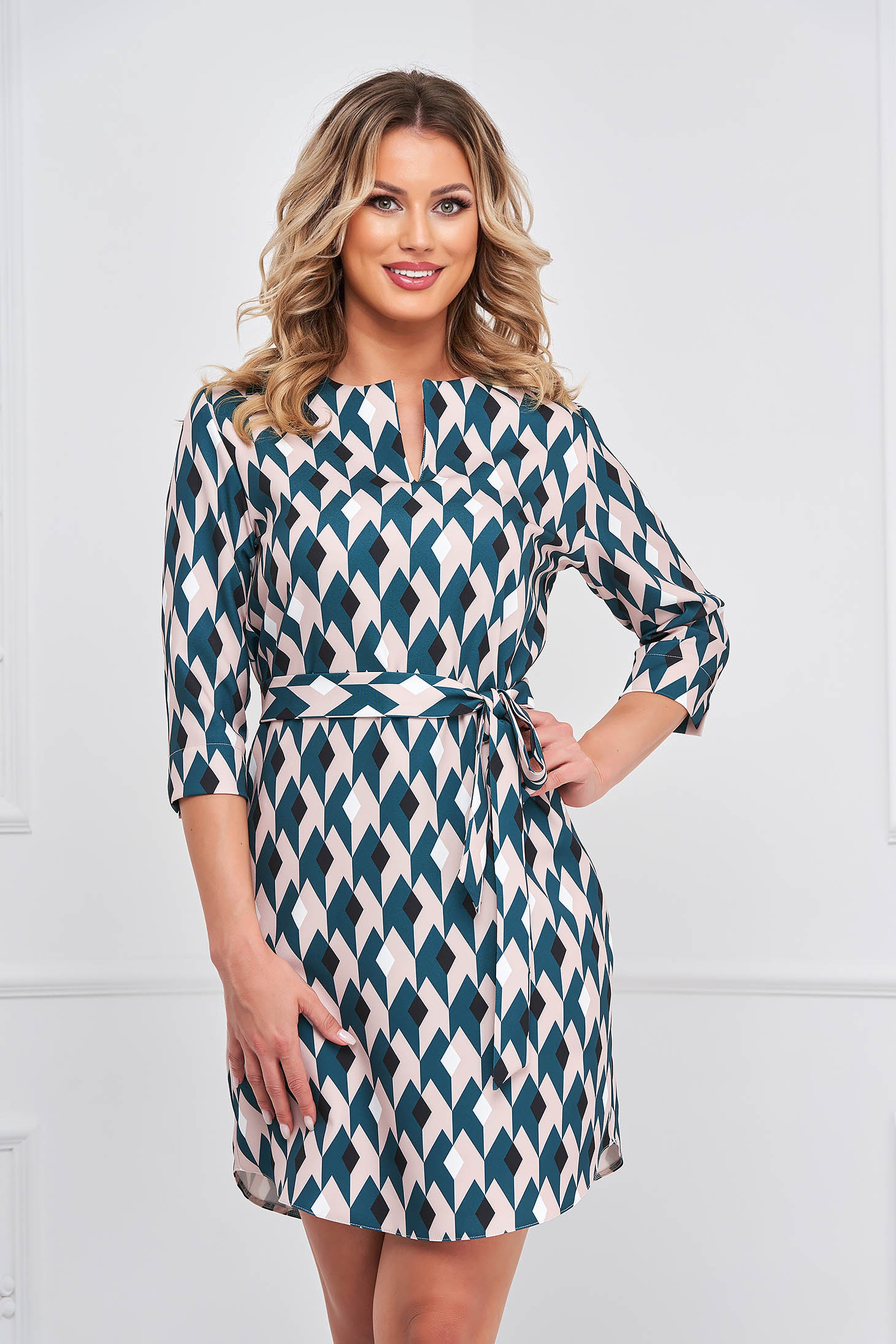 Dress georgette straight midi accessorized with tied waistband