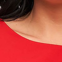 Rochie din stofa elastica rosie scurta cu un croi drept accesorizata cu brosa - StarShinerS