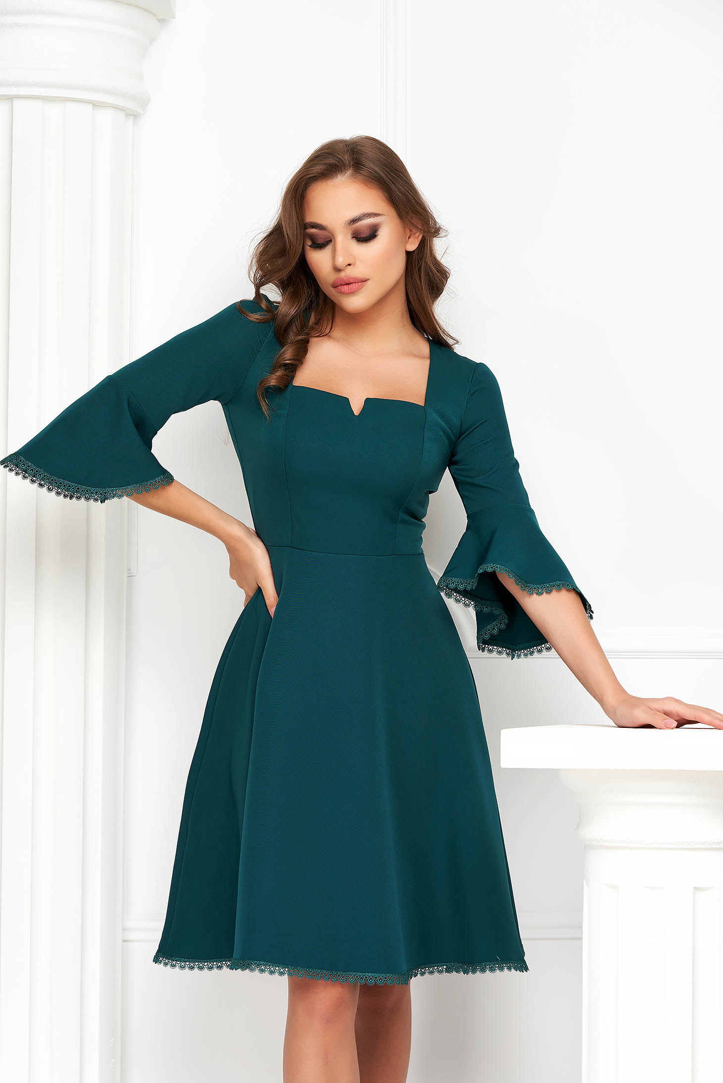 Green dress cloche elastic cloth with ruffled sleeves - StarShinerS