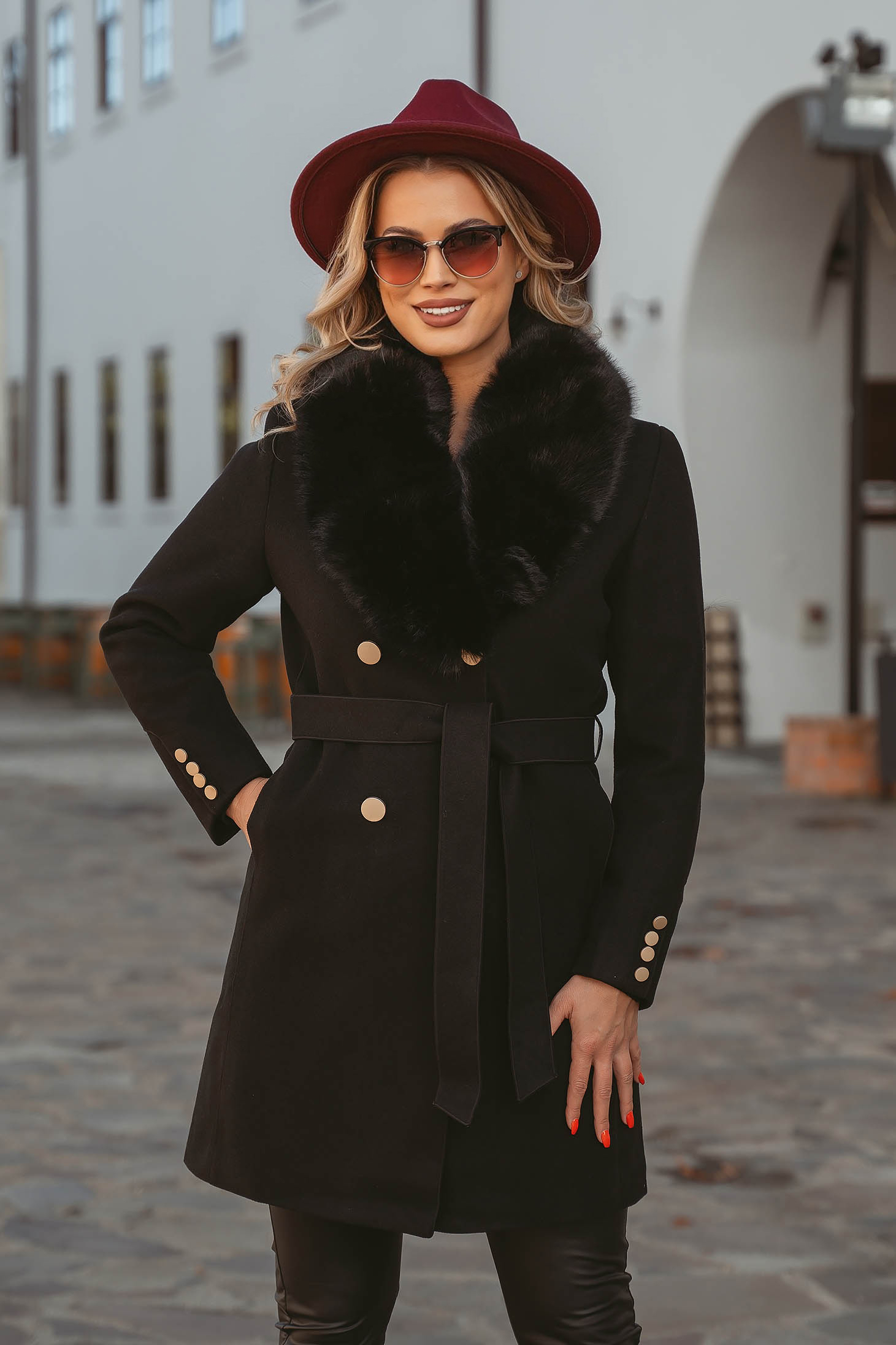 Palton din lana negru cambrat cu guler din blana - SunShine