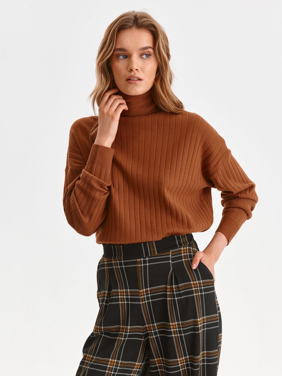 Brown sweater knitted with turtle neck from striped fabric
