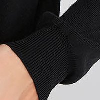 Fekete bő szabású kötött pulóver gyöngy díszítéssel gomb kiegészítőkkel