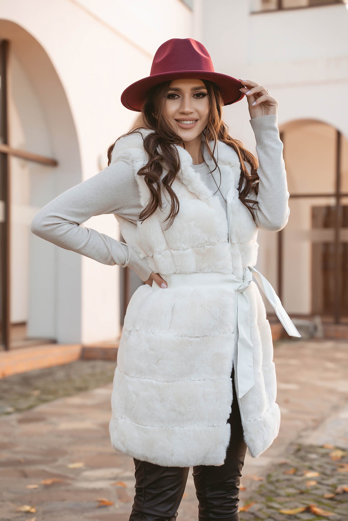 Ivory gilet from ecological fur with pockets with undetachable hood 1 - StarShinerS.com