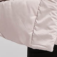 Krémszínű szűkített vízlepergető dzseki magas gallérral enyhén szaténos anyagból