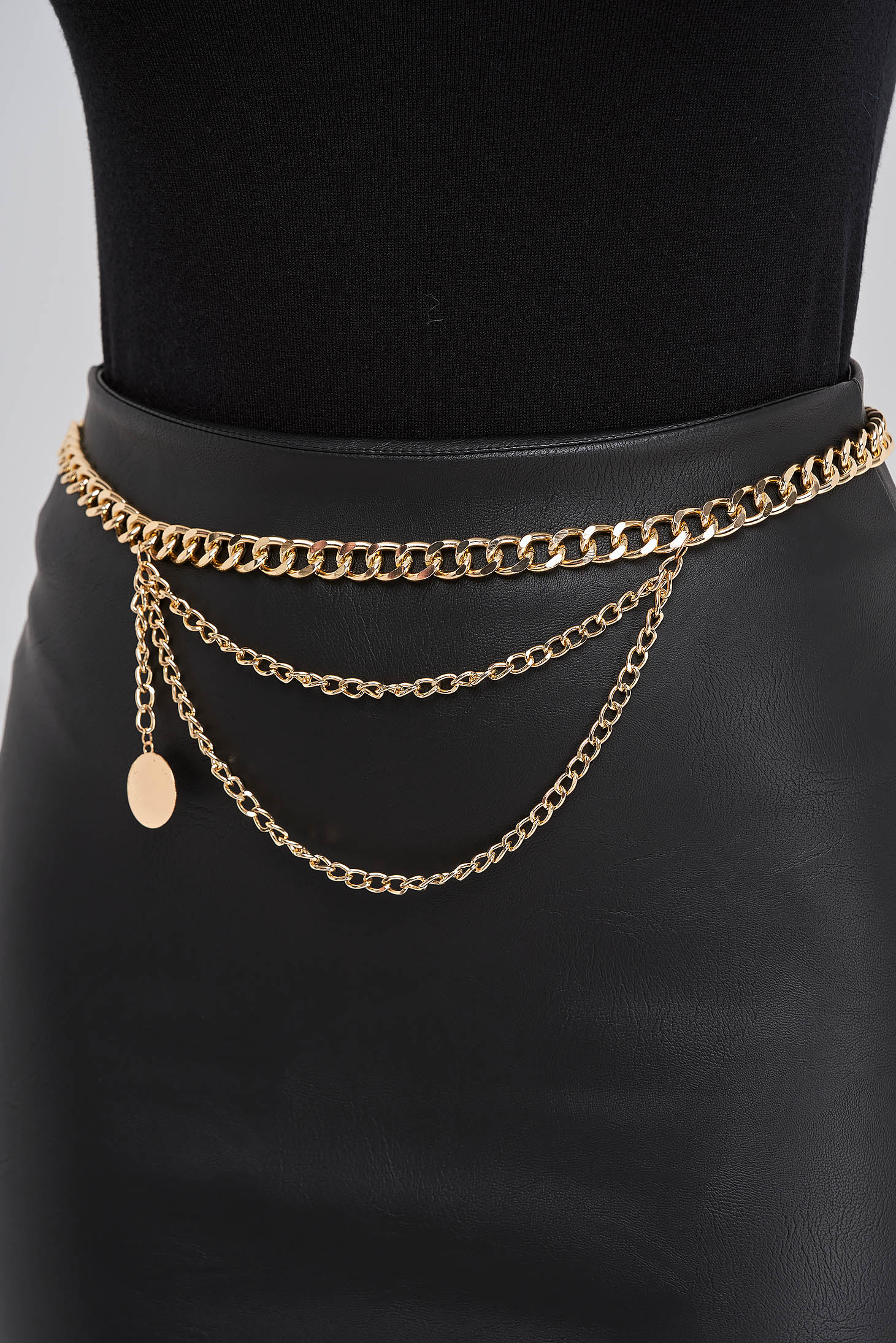 Gold belt with metallic aspect detachable chain
