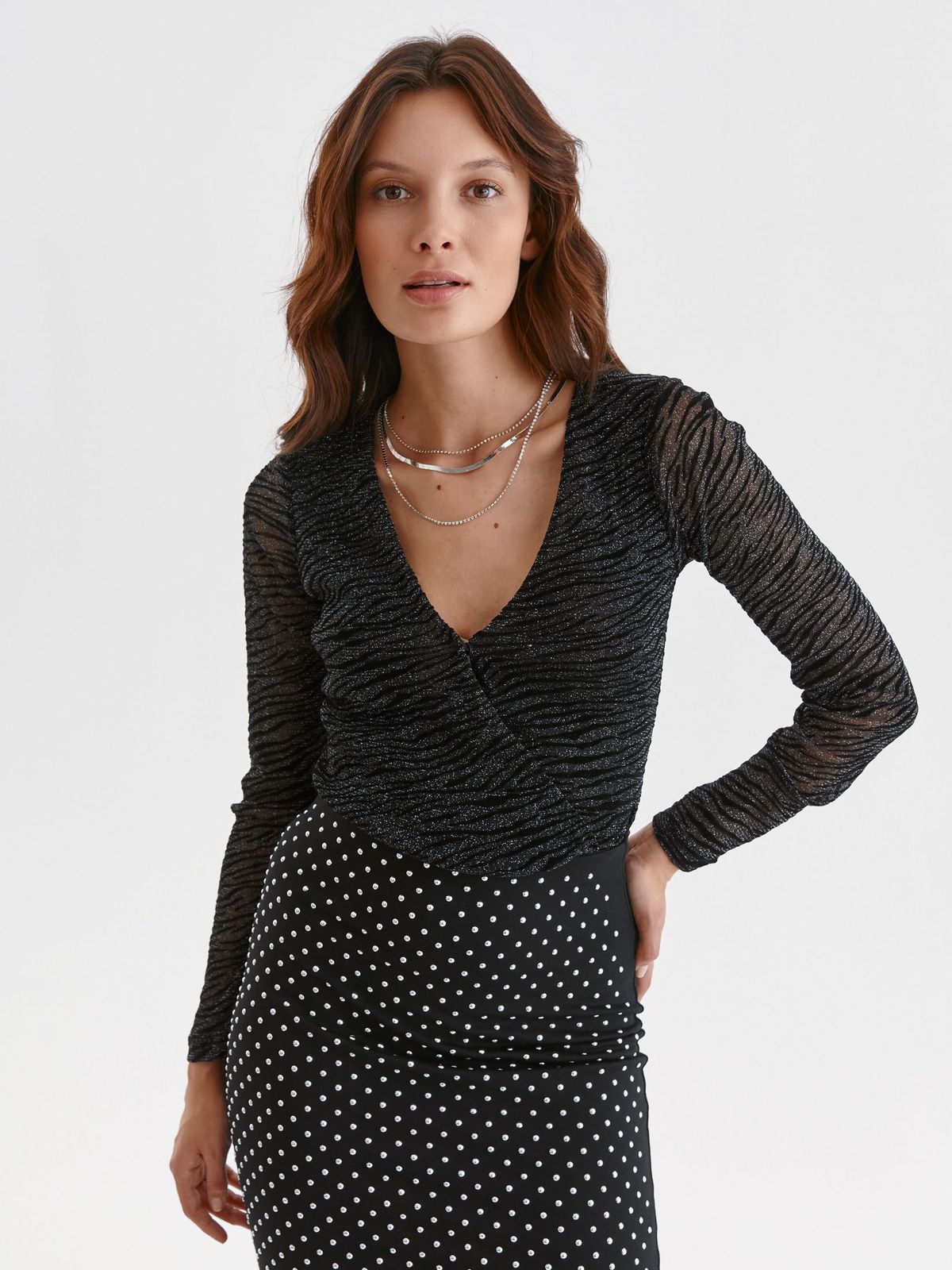 Black body tented with v-neckline from velour with glitter details