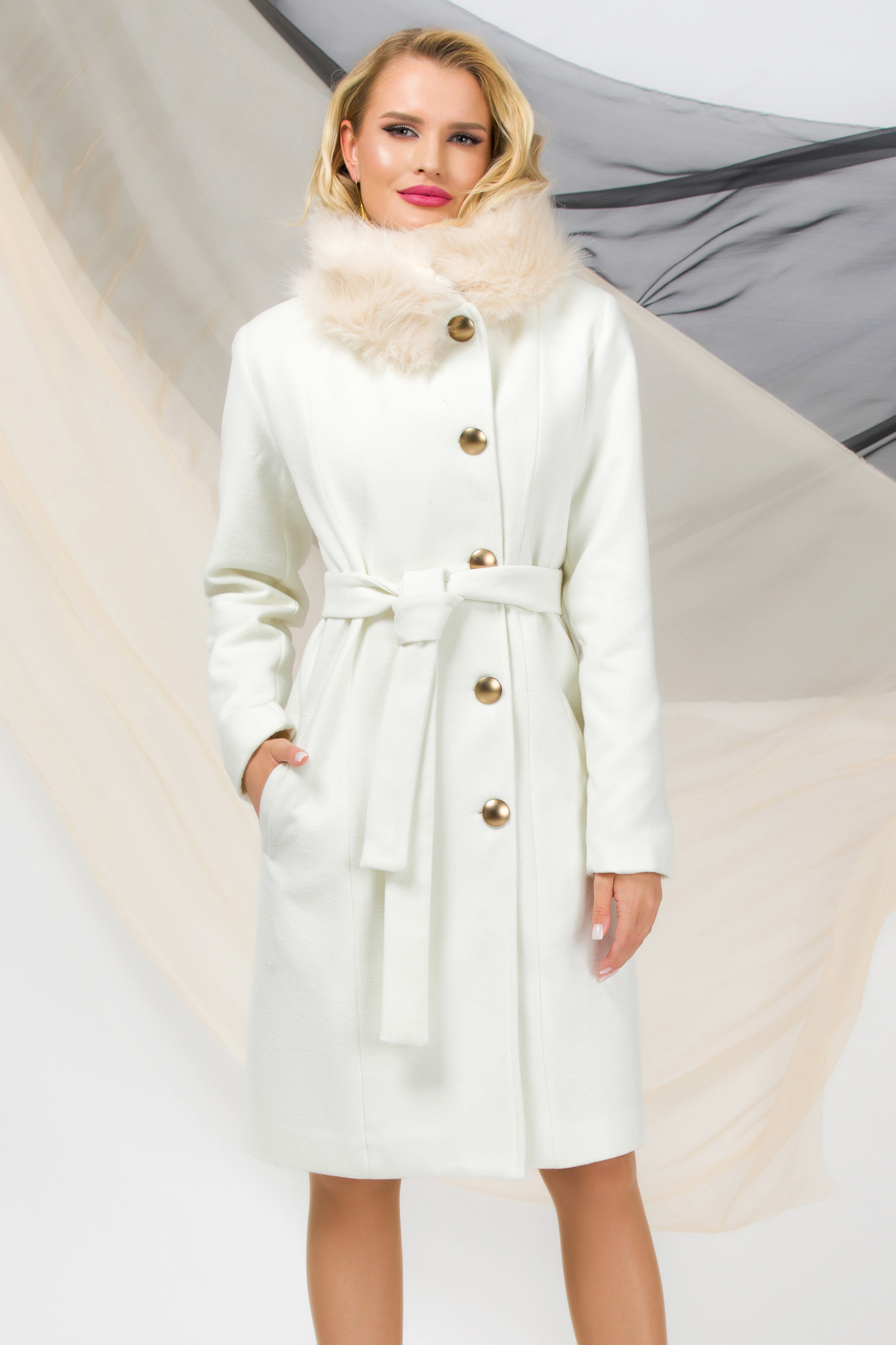 Palton din stofa ivoire cu un croi drept si guler detasabil din blana ecologica - PrettyGirl