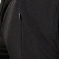 Fekete midi ceruza ruha enyhén rugalmas szövetből muszlin ujjakkal dekoratív gombokkal