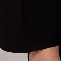 Fekete zsebes hosszú bővülő nadrág enyhén rugalmas szövetből