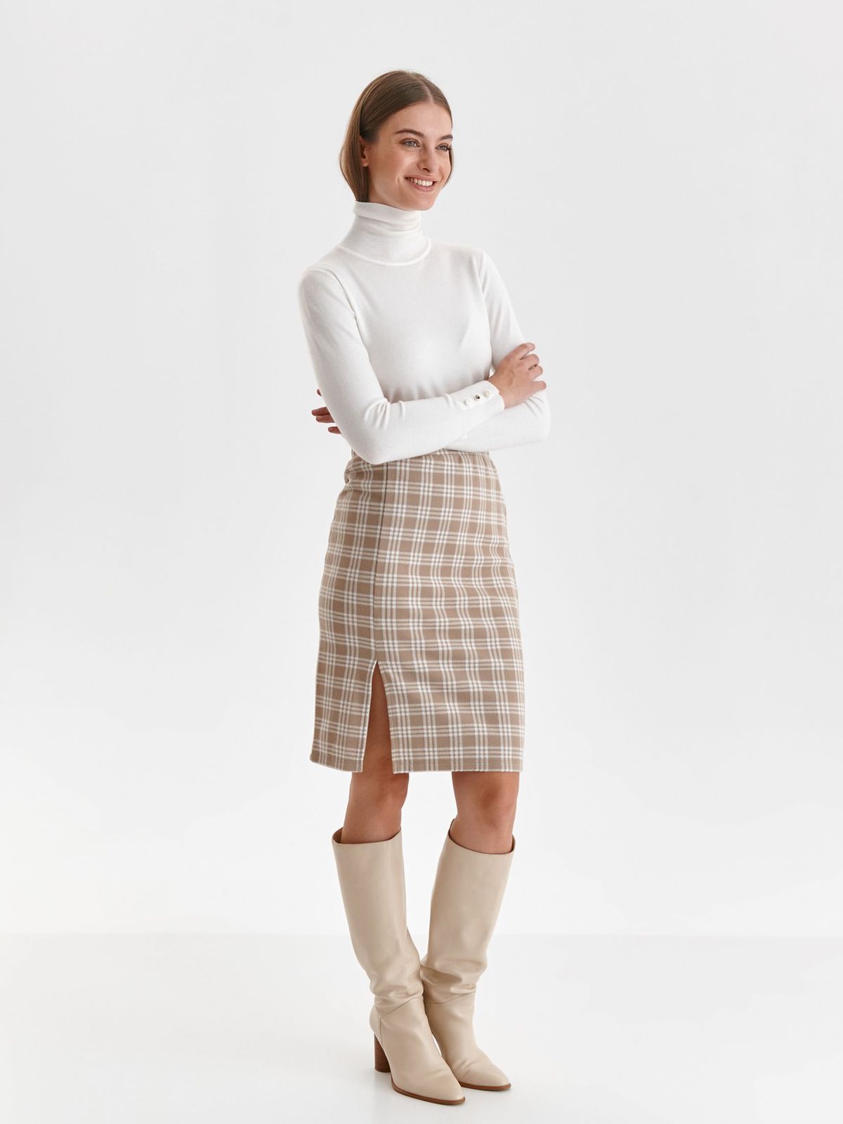Skirt knitted from fluffy fabric midi pencil with elastic waist slit