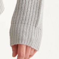 Szürke kötött bő szabású oldalt felsliccelt pulóver