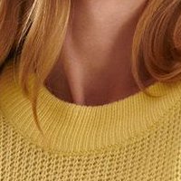 Sárga bő szabású oldalt felsliccelt kötött pulóver