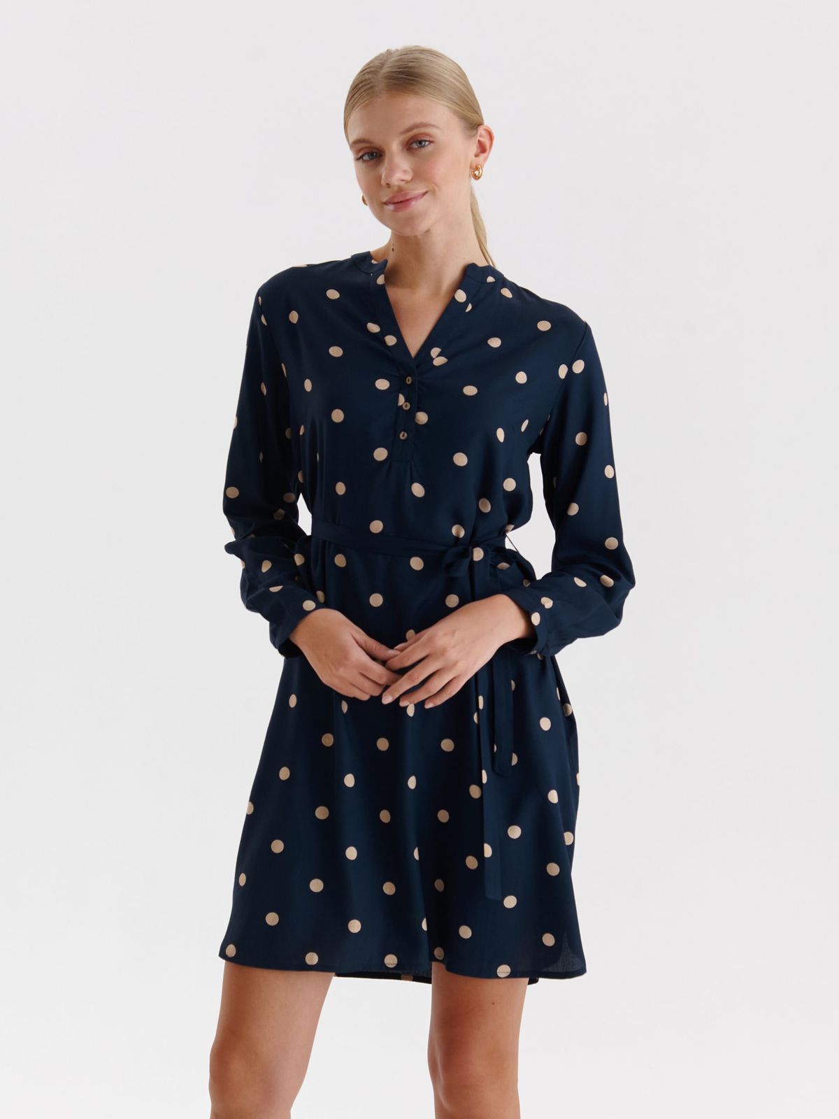 Dark blue dress thin fabric short cut loose fit accessorized with tied waistband