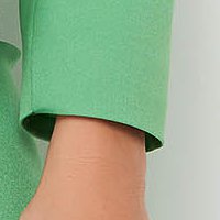 Világos zöld blézer enyhén rugalmas szövetből rövid szűkített derekán fodros - StarShinerS