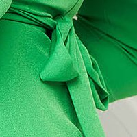 Rochie din georgette cu granulatie verde-deschis scurta in clos cu decolteu rotunjit - StarShinerS