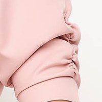 Rochie din stofa usor elastica roz pudra tip creion petrecuta cu umeri bufanti si broderie florala - StarShinerS