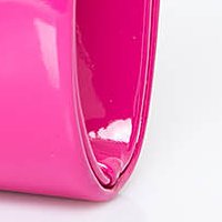 Geanta dama tip plic roz din piele ecologica lacuita