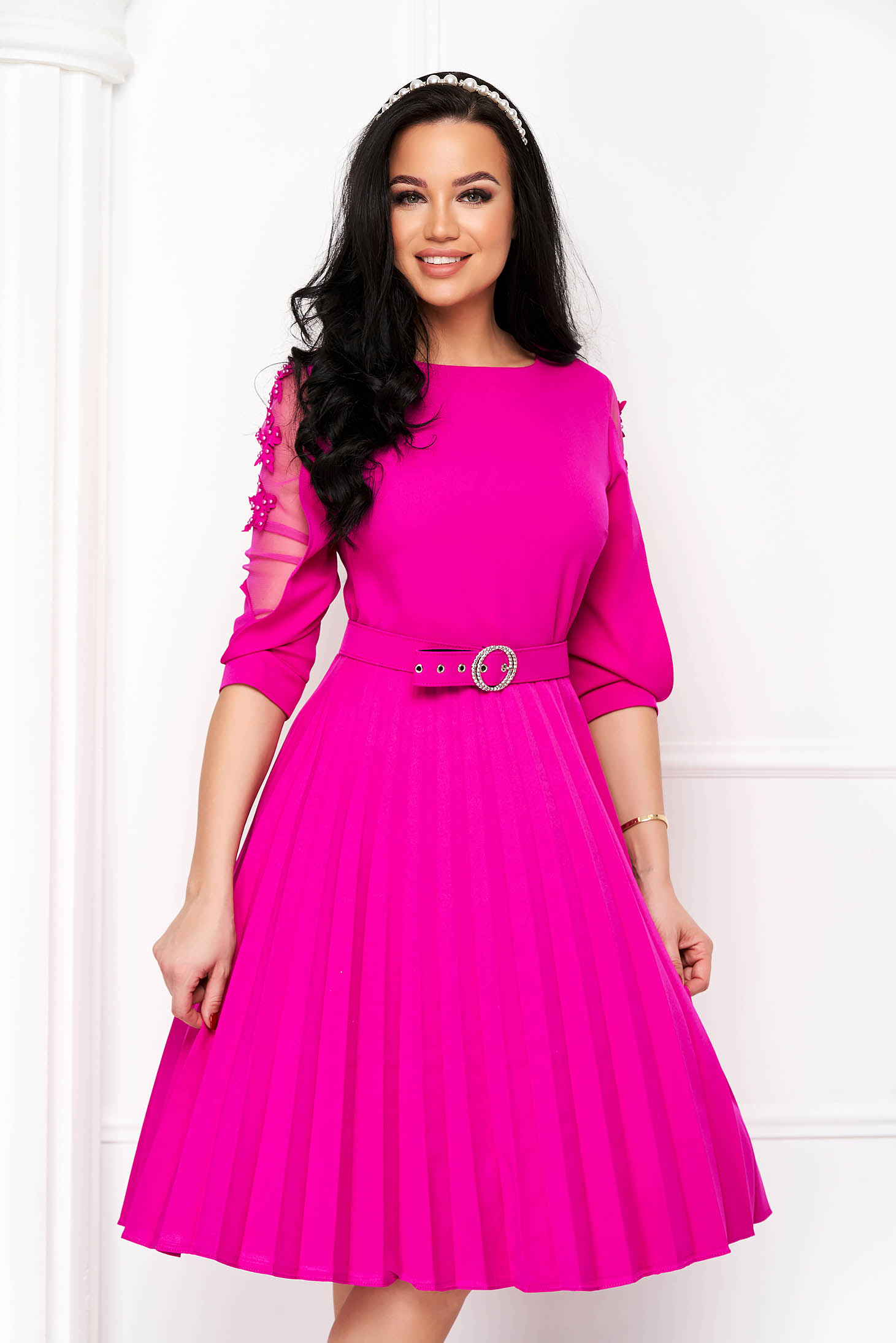 Pink harang rakott, pliszírozott ruha enyhén rugalmas szövetből 3d virágos díszítéssel kivágott ujjrészekkel 1 - StarShinerS.hu