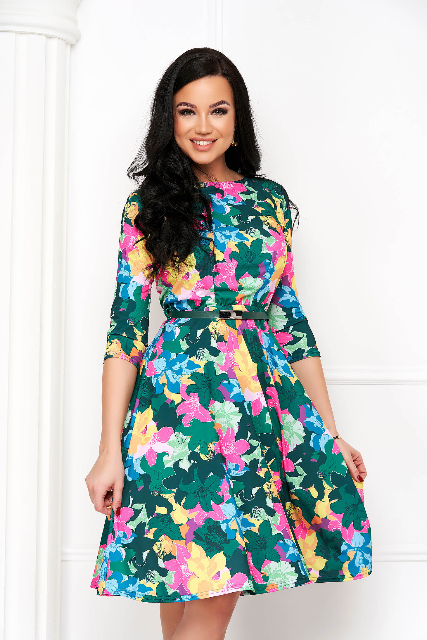 Rochie din lycra subtire in clos cu elastic in talie si imprimeu unic