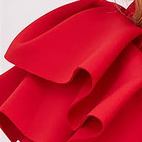 Piros fodros ceruza ruha öv típusú kiegészítővel