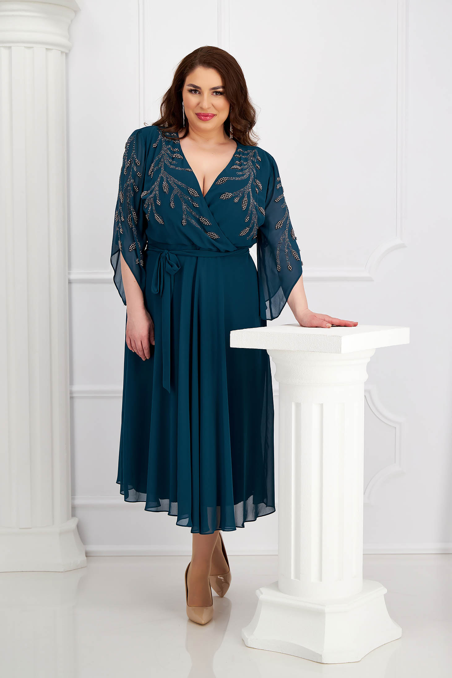 Rochie din voal verde-inchis midi in clos cu aplicatii cu perle cu pietre strass