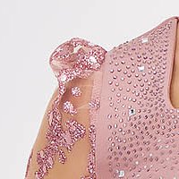 Rochie din neopren roz pudra tip creion cu maneci trei-sferturi din dantela