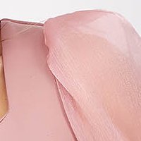 Rochie din neopren roz pudra cu un croi mulat si maneci transparente bufante