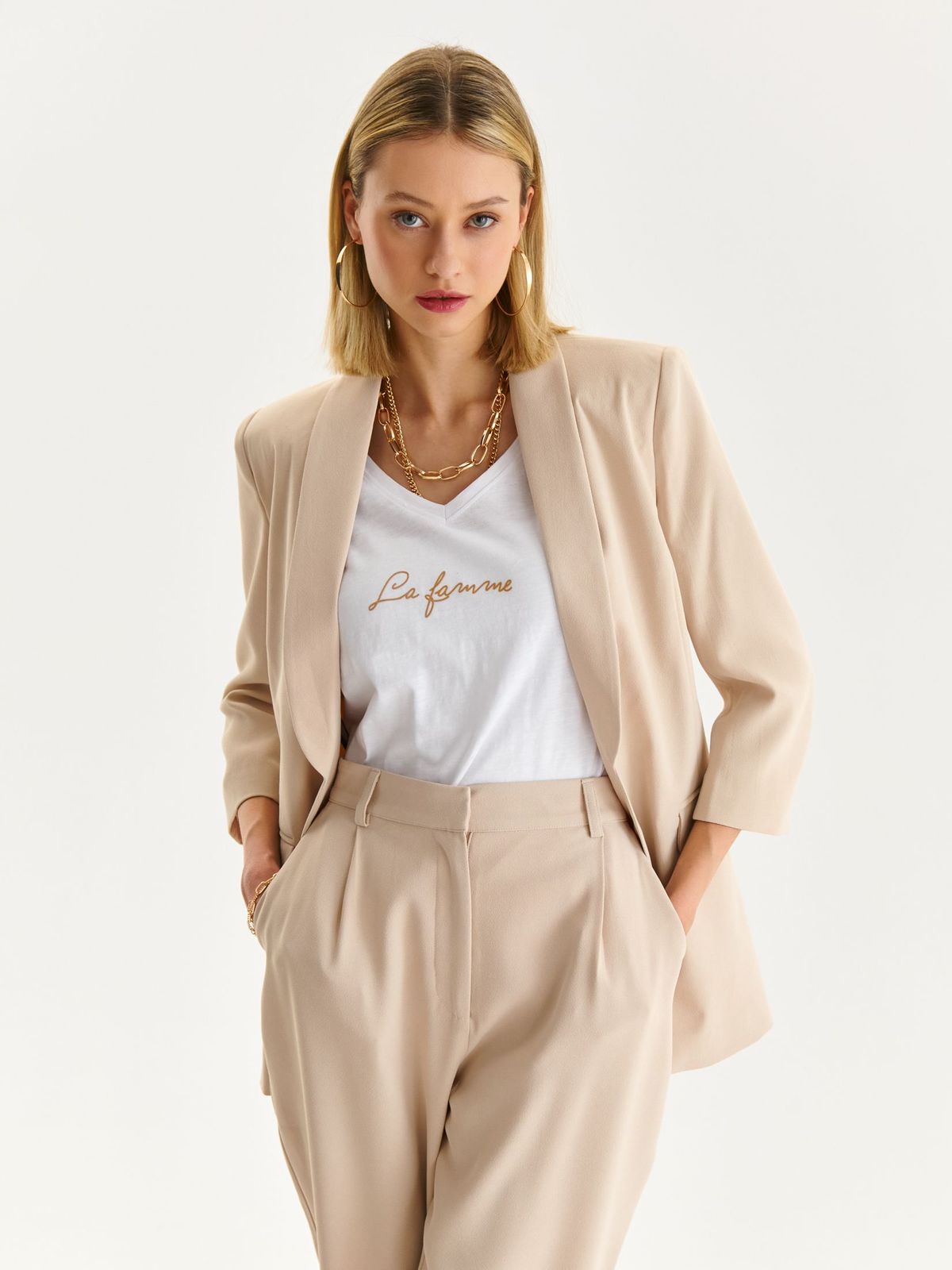 Beige jacket slightly elastic fabric straight lateral pockets