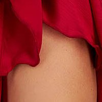 Piros hosszú harang lábon sliccelt ruha szatén hatásu muszlin anyagból