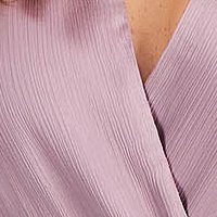 Világos lila hosszú harang lábon sliccelt ruha szatén hatásu muszlin anyagból
