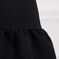 Fekete georgette ruha harang alakú gumirozott derékrésszel kendő jellegű gallérral