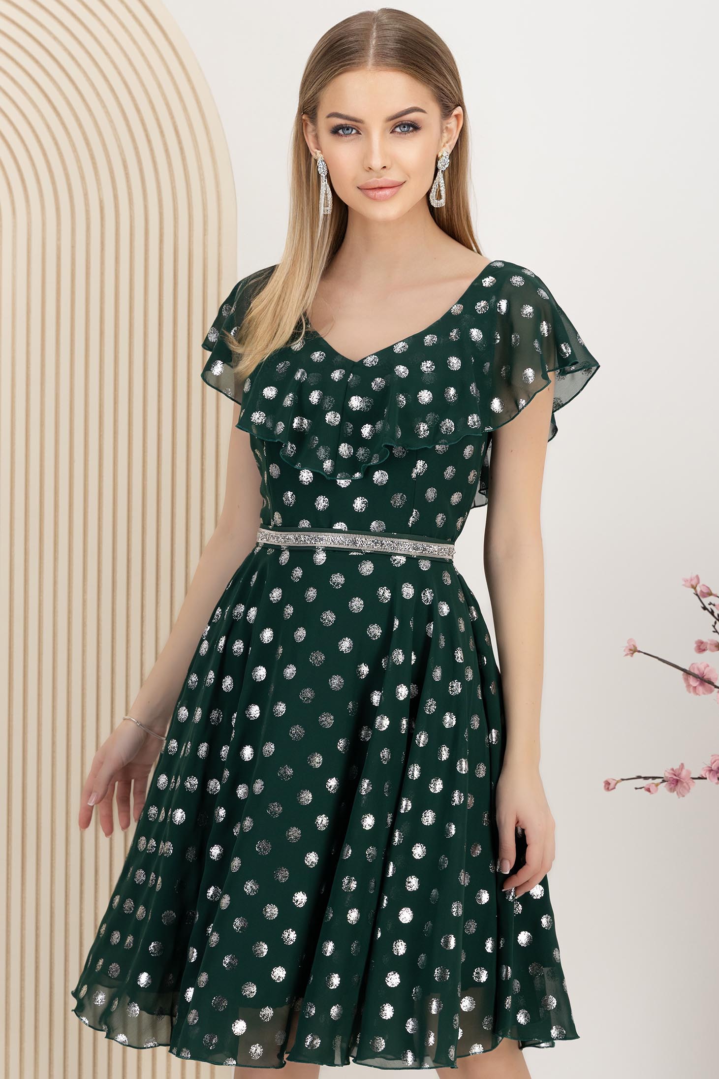 Haljina od materijala ugodnog na dodir tamnozelene boje do koljena, A-kroja s volanima - StarShinerS 1 - StarShinerS.hr