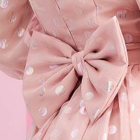 Rochie din voal roz pudra in clos cu buline accesorizata cu cordon si funda - StarShinerS