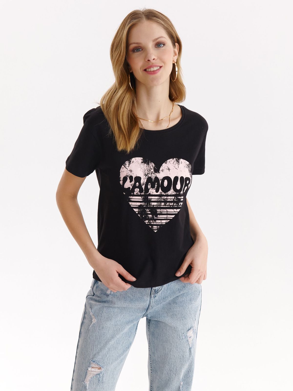 Black t-shirt cotton loose fit with rounded cleavage