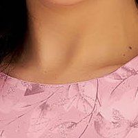 Rochie plisata din stofa usor elastica roz pudra in clos cu accesoriu tip curea