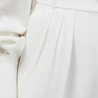 Pantaloni din stofa usor elastica ivoire conici cu talie inalta si pliuri in zona taliei - PrettyGirl