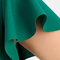 Zöld krepp ceruza ruha bővülő ujjakkal öv típusú kiegészítővel