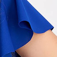 Kék krepp ceruza ruha bővülő ujjakkal öv típusú kiegészítővel