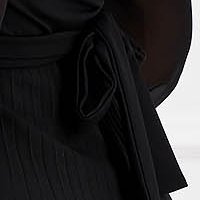 Fekete krepp rakott, pliszírozott harang ruha bő muszlin ujjakkal