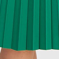 Green dress pleated crepe cloche accessorized with belt