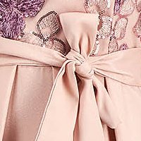 Púder rózsaszín - StarShinerS aszimetrikus harang ruha szaténból váll nélküli csipkés és flitteres díszítés