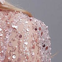 Púder rózsaszín rövid bő szabású rakott, pliszírozott ruha tüllből