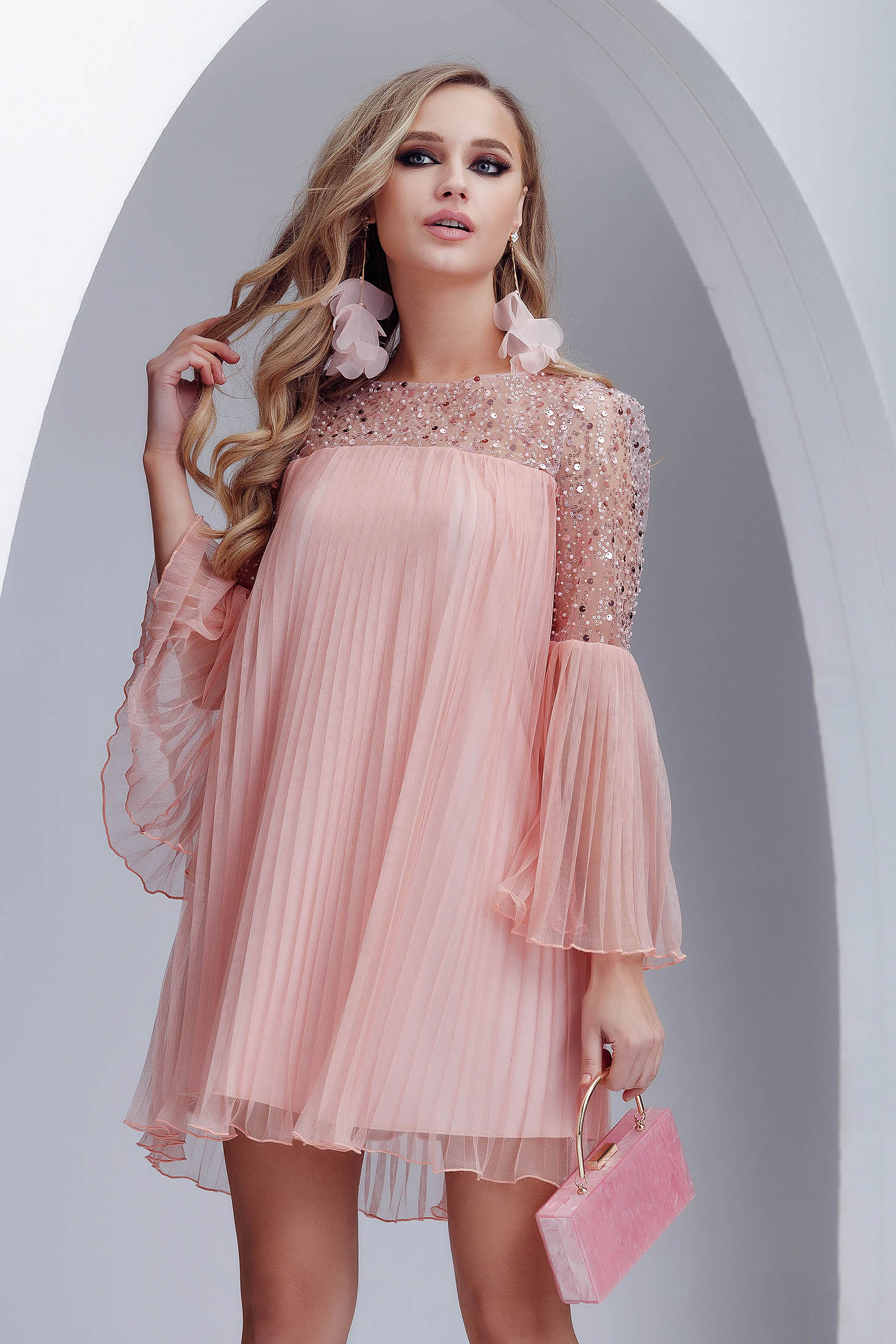 Púder rózsaszín rövid bő szabású rakott, pliszírozott ruha tüllből 1 - StarShinerS.hu