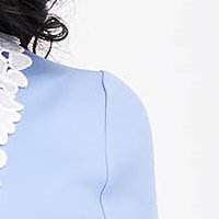 Rochie din stofa usor elastica albastru-deschis in clos cu guler decorativ - StarShinerS