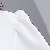 Fehér bő szabású muszlin női blúz enyhén rugalmas anyagból bő ujjakkal és kendő jellegű gallérral