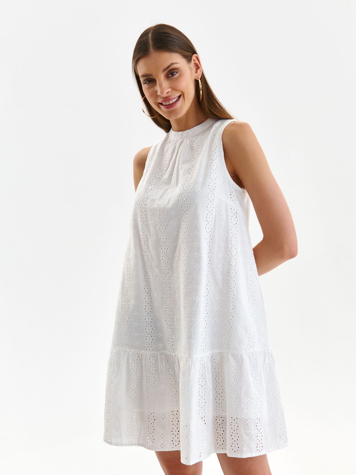White dress cotton short cut loose fit with ruffles at the buttom of the dress